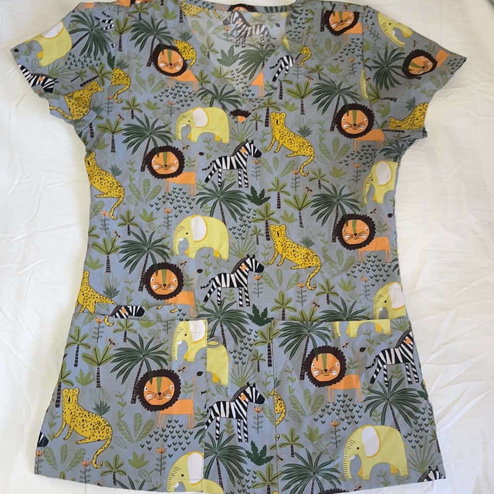 XS Womens printed scrub top (lightly worn)
